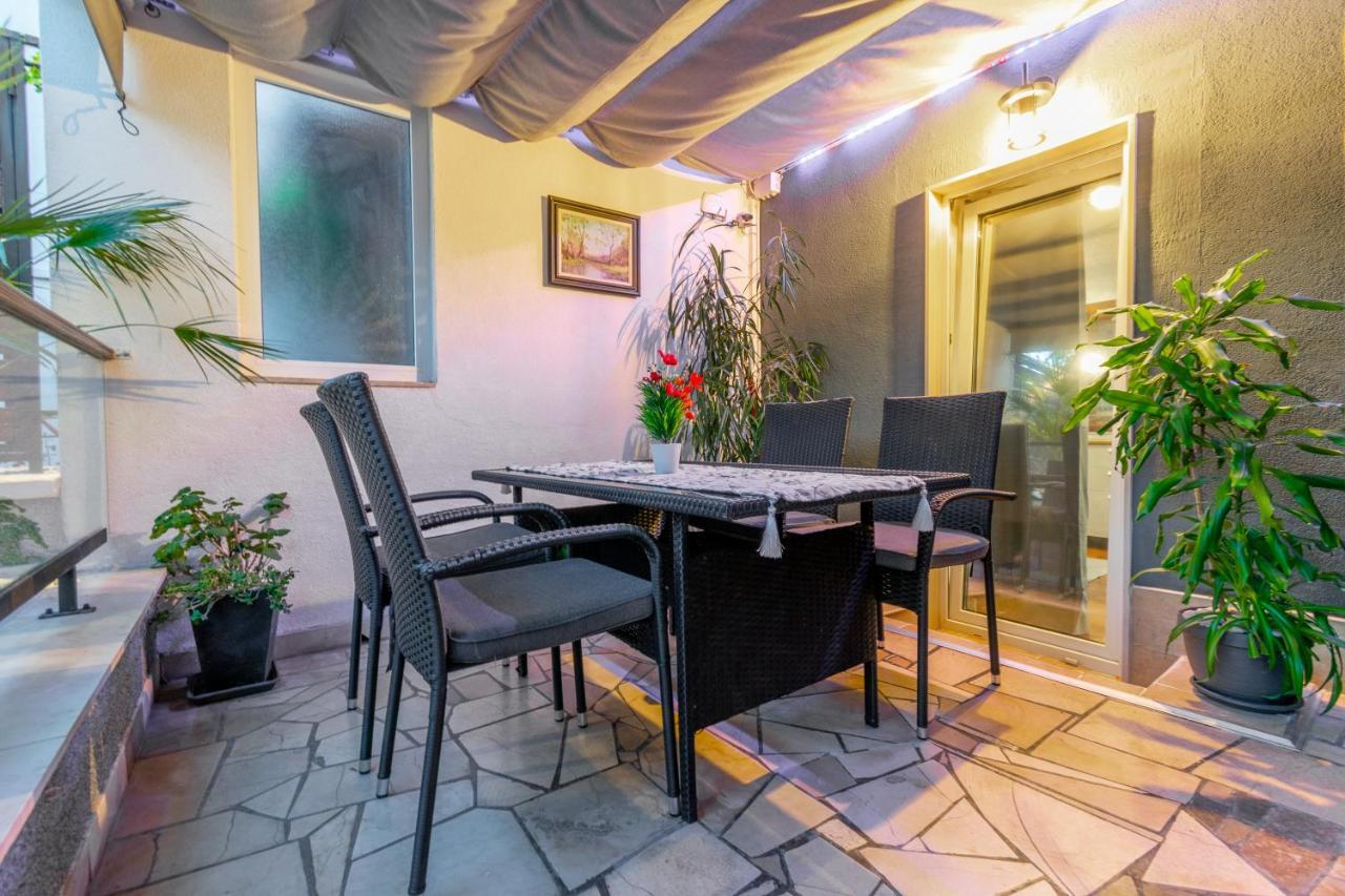 Apartments Villa Tomas Брела Екстериор снимка