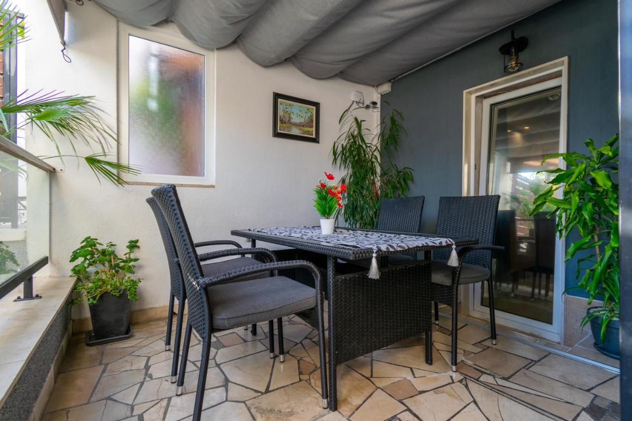 Apartments Villa Tomas Брела Екстериор снимка